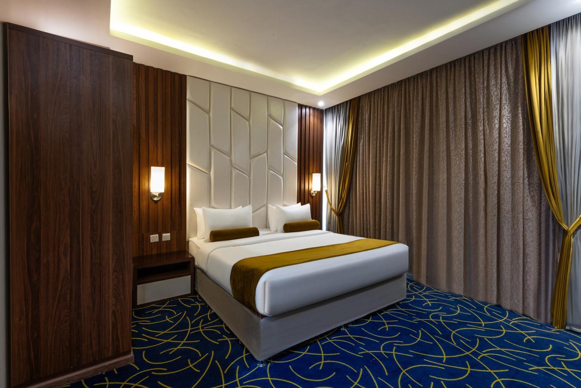 The Palace Hotel Suites Khamis Mushait Exterior foto
